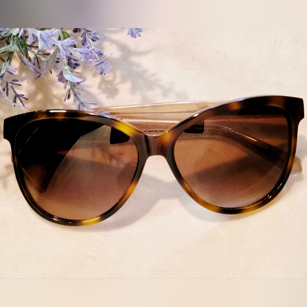 🕊️ *NWOT* Marc Jacobs Tortoise Sunglasses